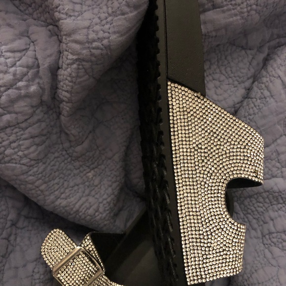 Sparkling Sandler - Picture 3 of 3